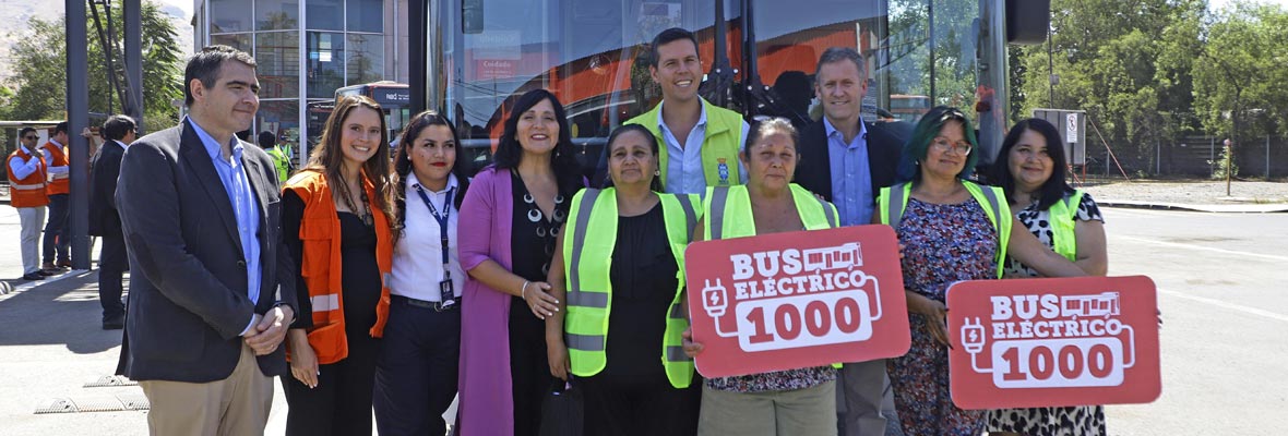 Red celebra su bus eléctrico número 1000 y Renca ya cuenta con 2 de cada 3 buses de alto estándar