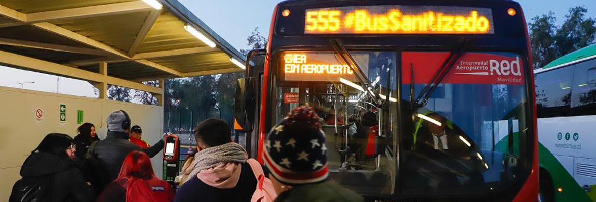 Servicio Red 555: inauguramos el primer servicio de transporte público al aeropuerto. El recorrido supera los 400 mil pasajeros en sus primeros 6 meses