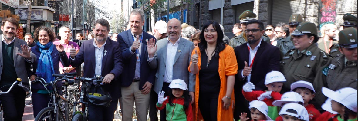 Con cierre de calle Agustinas e instalación del “Paseo de la Movilidad” se celebró el Día Nacional Sin Auto