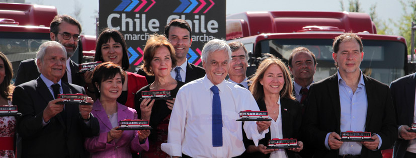 Presidente Piñera presenta los primeros cien buses eléctricos para el Transporte Público de Santiago